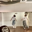初心者でも楽しく踊れる🎶振りコピ専門ダンスレッスンの講座の風景