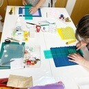 和色と布で心満ちるつまみ細工教室の講座の風景