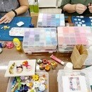 和色と布で心満ちるつまみ細工教室の講座の風景