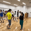 初心者でも楽しく踊れる！気軽に始めるダンスレッスンの講座の風景