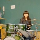 初めてでも大丈夫。優しく楽しく学べるドラムレッスンの講座の風景