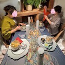 江ノ島で海を見ながらテーブル茶道教室の講座の風景