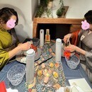 江ノ島で海を見ながらテーブル茶道教室の講座の風景