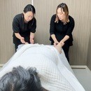 あなたの個性を一生モノの“密着の手”に変える専門家の講座の風景