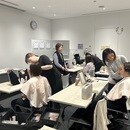 60代からの若見えメイク/ カバーする簡単テクの講座の風景