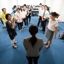 即興コメディで楽しく学ぶコミュ力・表現力・チーム力の講座の風景