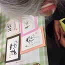 笑えば楽笑、楽しめば楽勝の左手の新感覚楽筆アートの講座の風景