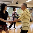 50代60代から70代、初心者にやさしい社交ダンスの講座の風景