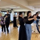 50代60代から70代、初心者にやさしい社交ダンスの講座の風景