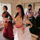 ベリーダンスで踊る瞑想・心を描くアートセラピーの講座の風景