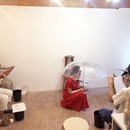 現役作家のアトリエで、作家の指導のもと絵を描くの講座の風景