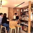 現役作家のアトリエで、作家の指導のもと絵を描くの講座の風景