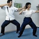 柔らかく自由な身体に代わります。あなたも気功の講座の風景