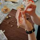 少人数制だから基礎が身につくアクセサリーレッスンの講座の風景