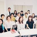 姿を世界に置く人生の学びの講座の風景