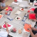 誰でも描ける！上手を目的としないアート教室の講座の風景