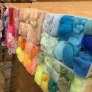 羊毛フェルトで世界に一つ！ブローチ作り🎶の講座の風景