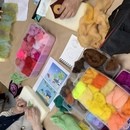 羊毛フェルトで世界に一つ！ブローチ作り🎶の講座の風景