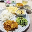 心と体を健康にするアーユルヴェーダの料理を学ぼうの講座の風景