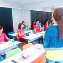 世界中の人々を笑顔にし幸福へと導く・お顔の筋トレの講座の風景