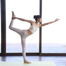 女性が輝く体作りヨガの講座の風景