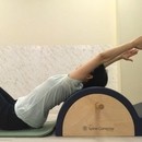 初心者のためのピラティスエクササイズの講座の風景