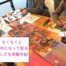 夢中時間へご案内！消しゴムはんこ作りワクワク体験の講座の風景