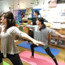 英会話レッスンと女性におすすめ骨盤血流アップヨガの講座の風景