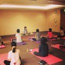 女性のためのセルフケア〜簡単ツボ講座〜の講座の風景