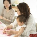 自分だけのアクセサリーを作って癒しの時間を持とうの講座の風景