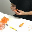 野菜・果物・石けんを彫って変身させよう！の講座の風景