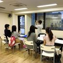 正しいお箸の持ち方を習得できる「キッズマナー教室」の講座の風景
