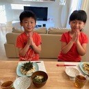 正しいお箸の持ち方を習得できる「キッズマナー教室」の講座の風景