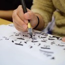 書いて楽しく、渡して喜ばれる筆文字「ご縁はがき」の講座の風景