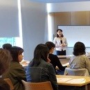 女性の品格と人格を磨く！おもてなしスクール英華の講座の風景