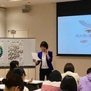 色で自由自在に自分らしくオシャレを楽しめる教室の講座の風景