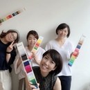 色で自由自在に自分らしくオシャレを楽しめる教室の講座の風景