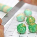 粘土で手作りアクセサリー☆パーツの柄作りから挑戦！の講座の風景