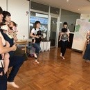 ベビーマッサージ『Sing Baby Sing』の講座の風景
