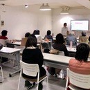 食品、日用品の裏ラベルを見て選べる人になろう！の講座の風景