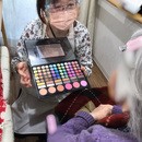 60代からの若見えメイク/ カバーする簡単テクの講座の風景