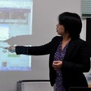 成長のための行動、行動のための学びを提供する教室の講座の風景