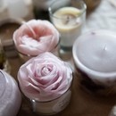 お寺のアトリエで、自分だけのキャンドルを作る。の講座の風景