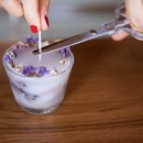 お寺のアトリエで、自分だけのキャンドルを作る。の講座の風景