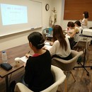 彩職健美の開催する講座の風景