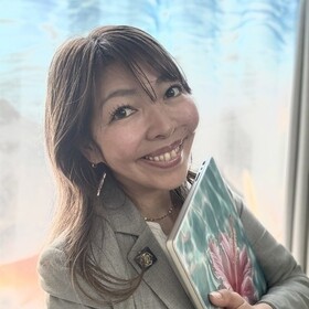 金城あかり🌺もやもや通訳人 ｜心をハッピーに整える人🌈のプロフィール写真
